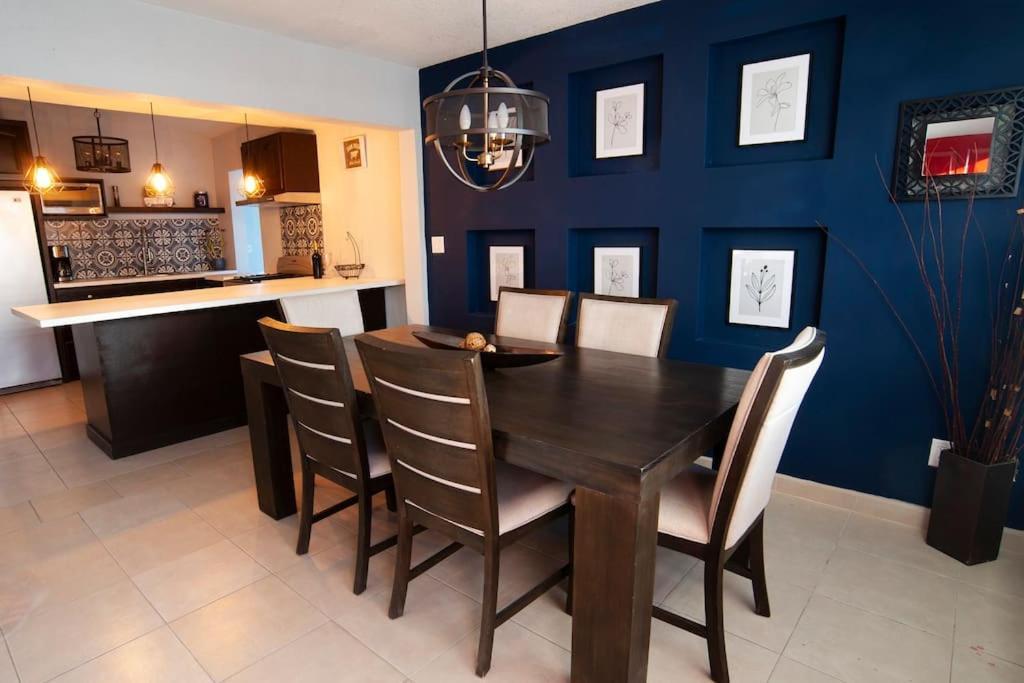 Clean&Equipped, 1-Floor 3-Bedroom Downtown House إنسينادا المظهر الخارجي الصورة