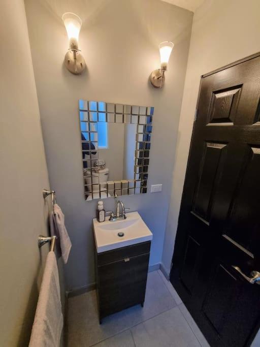 Clean&Equipped, 1-Floor 3-Bedroom Downtown House إنسينادا المظهر الخارجي الصورة