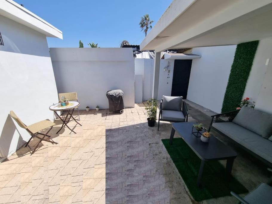 Clean&Equipped, 1-Floor 3-Bedroom Downtown House إنسينادا المظهر الخارجي الصورة