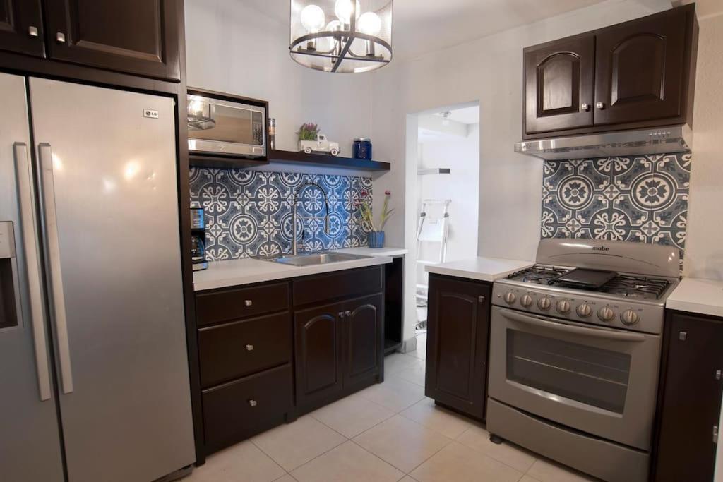 Clean&Equipped, 1-Floor 3-Bedroom Downtown House إنسينادا المظهر الخارجي الصورة